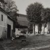 Bošířany - kaple sv. Anny | pseudorománská obecní kaple sv. Anny na návsi v Bošířanech na historické fotografii ze 30. let 20. století