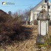 Hoštěc - pomník obětem 1. světové války | přední pohledová strana zchátralého pomníku obětem 1. světové války na bývalé návsi v Hošťci - březen 2018