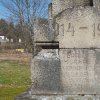 Beranovka - pomník obětem 1. světové války | německý věnovací nápis na bývalé patce těla pomníku obětem 1. světové války ve vsi Beranovka - březen 2018