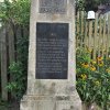 Mrázov - pomník obětem 1. světové války | zchátralý pomník - červenec 2018
