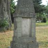 Kladruby - pomník obětem 1. světové války | zchátralý pomník - červenec 2018