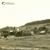Jelení (Hirschenstand) | obec Jelení (Hirschenstand) s farním kostelem od jihu na historické pohlednici od Ruperta Fuchse z roku 1927	