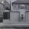 Abertamy - pomník obětem 1. světové války | přední strana pomníku obětem 1. světové války na náměstí v Abertamech v roce 1938