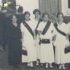 Osvinov - pomník obětem 1. světové války | bíle oděné smuteční dámy během slavnostního odhalení pomníku obětem 1. světové války v Osvinově dne 20. září 1936