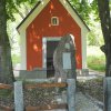 Oldříš - pomník obětem 1. světové války | pomník padlým před renovovanou kaplí - červen 2017