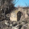 Těšetice - železný kříž | patka podstavce zničeného kříže - březen 2017