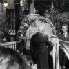 Damice - pomník obětem 1. světové války | starosta Horn přebírá od ředitele školy Antona Gabriela pomník pod správu obce dne 21. června 1936