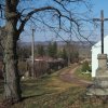 Prohoř - železný kříž | přední strana obnoveného železného kříže na návsi v Prohoři - březen 2016