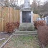 Děpoltovice - pomník obětem 1. světové války | zchátralý pomník v Děpoltovicích - listopad 2009