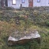 Mírová - pomník obětem 1. světové války | hrubě opracovaný kámen v poloze pomníku padlým v Mírové - leden 2023