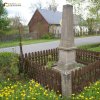 Chodov - pomník obětem 1. světové války | zchátralý pomník obětem 1. světové války v Chodově před rekonstrukcí - květen 2017; foto: Michal Durdis