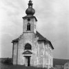 Jelení - kostel sv. Antonína Paduánského | opuštěný kostel v Jelení v 50. letech 20. století