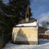 Maroltov - kaple | zchátralá neudržovaná obecní kaple na návsi uprostřed vsi Maroltov - leden 2015