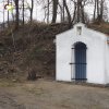 Polom - kaple sv. Josefa | vstupní západní průčelí obnovené kaple sv. Josefa v polích u vsi Polom - březen 2017