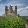Andělská Hora - hrad Andělská Hora (Engelsburg) | pozůstatky obytné věže hradu (donjonu) - květen 2012