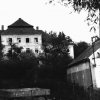 Brložec - zámek | zchátralý zámek v Brložci na fotografii z roku 1963