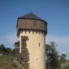 Bochov - hrad Hartenštejn | Karlovarská věž od východu - duben 2013