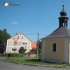 Vahaneč - kaple Panny Marie | renovovaná obecní kaple Panny Marie na návsi ve Vahanči od jihu - květen 2018