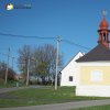 Semtěš - kaple | závěr obecní kaple na návsi v Semtěši od západu - duben 2016