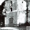 Nové Hamry - kostel sv. Jana Nepomuckého | děti, hrající si před kostelem někdy před rokem 1945