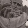 Žlutice - sloup se sousoším Nejsvětější Trojice | detail sochy Boha Otce z roku 1935; zdroj: archiv Muzea Karlovy 