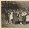 Lučiny (Hartmannsgrün) | rodina starosty Josefa Plonera u usedlosti čp. 28 na Plonerbergu v Lučinách na snímku z roku 1944
