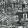Lučiny (Hartmannsgrün) | jeden z domů v Lučinách s roubeným přízemím a hrazděným patrem ve 30. letech 20. století