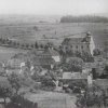 Svatobor (Zwetbau) | obec s kostelem od severu v době kolem roku 1930
