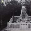 Lipoltov - pomník obětem 1. světové války | pomník obětem 1. světové války v Lipoltově na historické pohlednici z doby před rokem 1945