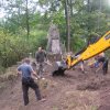 Lipoltov - pomník obětem 1. světové války | terénní úpravy kolem pomníku obětem 1. světové války v zaniklé vsi Lipoltov - srpen 2012