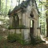 Korunní Kyselka - pohřební kaple Carla Gölsdorfa | zdevastovaná pohřební kaple - říjen 2013