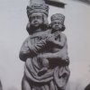 Bochov - sloup se sochou Panny Marie | socha Panny Marie počátkem 90. let 20. století u kostela sv. Michaela Archanděla