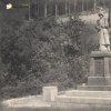Březová - pomník obětem 1. světové války | pomník obětem 1. světové války v Březové na historické pohlednici z doby před rokem 1945