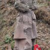 Březová - pomník obětem 1. světové války | poškozené torzo sochy vojáka - prosinec 2018