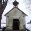 Zlatá Hvězda - kaple Panny Marie | vstupní průčelí obnovované kaple v roce 2004; zdroj: znicenekostely.cz