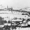 Radnice (Redenitz) | ves Radnice (Redenitz) s farním kostelem sv. Jakuba Většího od východu na historické fotografii z doby před rokem 1945