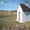 Jesínky - kaple | kamenná kaple na hrázi rybníka severovýchodně od vsi Jesínky po celkové rekonstrukci - březen 2017