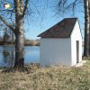 Jesínky - kaple | kamenná kaple při cestě do Údrče na hrázi rybníka severovýchodně od vsi Jesínky - březen 2017
