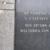 Bor - pomník obětem 1. světové války | novodobá nápisová deska na čelní straně pomníku padlým v Boru - květen 2021