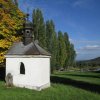 Jeřeň - kaple | bývalá obecní kaple na travnaté návsi v Jeřeni - září 2013