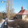 Luka - kaple sv. Anny | zchátralá hřbitovní kaple sv. Anny na hřbitově u Luk od západu - únor 2019