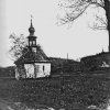 Lesov - kaple | zchátralá kaple v Lesově na snímku z roku 1964