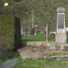 Radošov - pomník obětem 1. světové války | přední pohledová strana pomníku obětem 1. světové války v Radošově - duben 2017