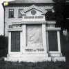 Hřebečná - pomník obětem 1. světové války | pomník obětem 1. světové války v zahradě obecní školy v Hřebečné na historickém snímku z doby před rokem 1945