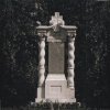 Valeč - pomník obětem 1. světové války | pomník obětem 1. světové války na náměstí uprostřed Valče před rokem 1945