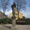 Krásné Údolí - socha sv. Jana Nepomuckého | pozdně barokní plastika v parku na náměstí - duben 2013
