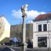 Nejdek - sloup se sochou sv. Michaela Archanděla | sloup se sochou sv. Michaela Archanděla na náměstí Karla IV. v Nejdku - únor 2011