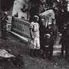 Šemnice - pomník obětem 1. světové války | vojáci Wermachtu během okupace před pomníkem padlým v Šemnici - říjen 1938