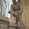 Bečov nad Teplou - pomník obětem 1. světové války | plastika klečícího vojáka - březen 2016