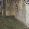 Bečov nad Teplou - pomník obětem 1. světové války | zadní strana restaurovaného pomníku obětem 1. světové války na náměstí v Bečově nad Teplou - březen 2016